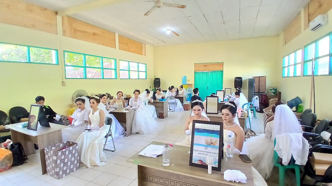 TATA RIAS PENGANTIN GAUN PANJANG