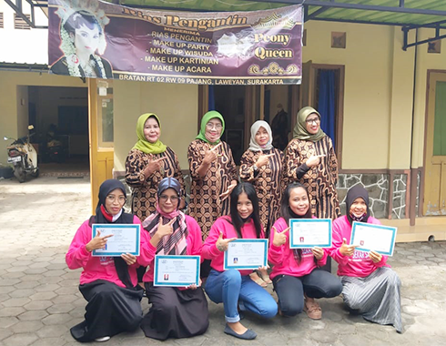 Make-up Seperti Ahli